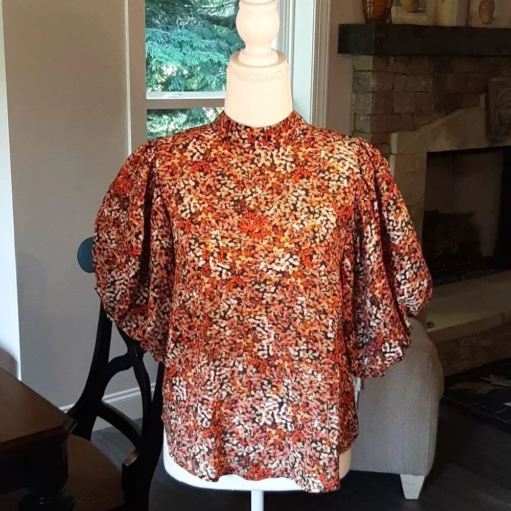 MinkPink Leaf Print Puff Sleeve Top